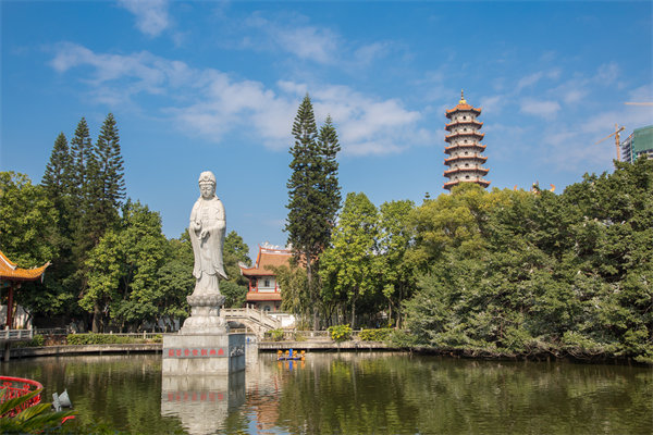 企業(yè)如何借助福州咨詢公司制定并落實年度經(jīng)營策略？