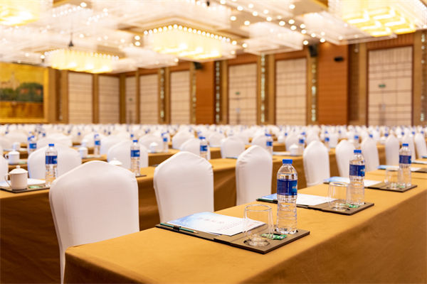 兩會(huì)熱議破解企業(yè)“生長(zhǎng)痛”，對(duì)企業(yè)戰(zhàn)略管理有何啟示？