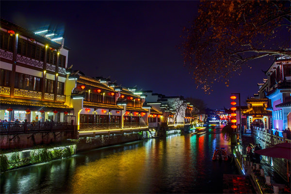 企業(yè)發(fā)展陷入瓶頸，南京戰(zhàn)略咨詢公司如何定制破局突圍方案？