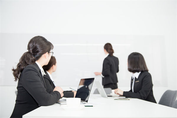 員工培訓(xùn)無效、成長慢，人力資源管理怎樣定制高效方案？