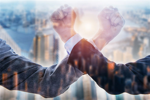 榮耀CEO承認(rèn)銷量非常困難，眾多企業(yè)的品牌戰(zhàn)略啟示